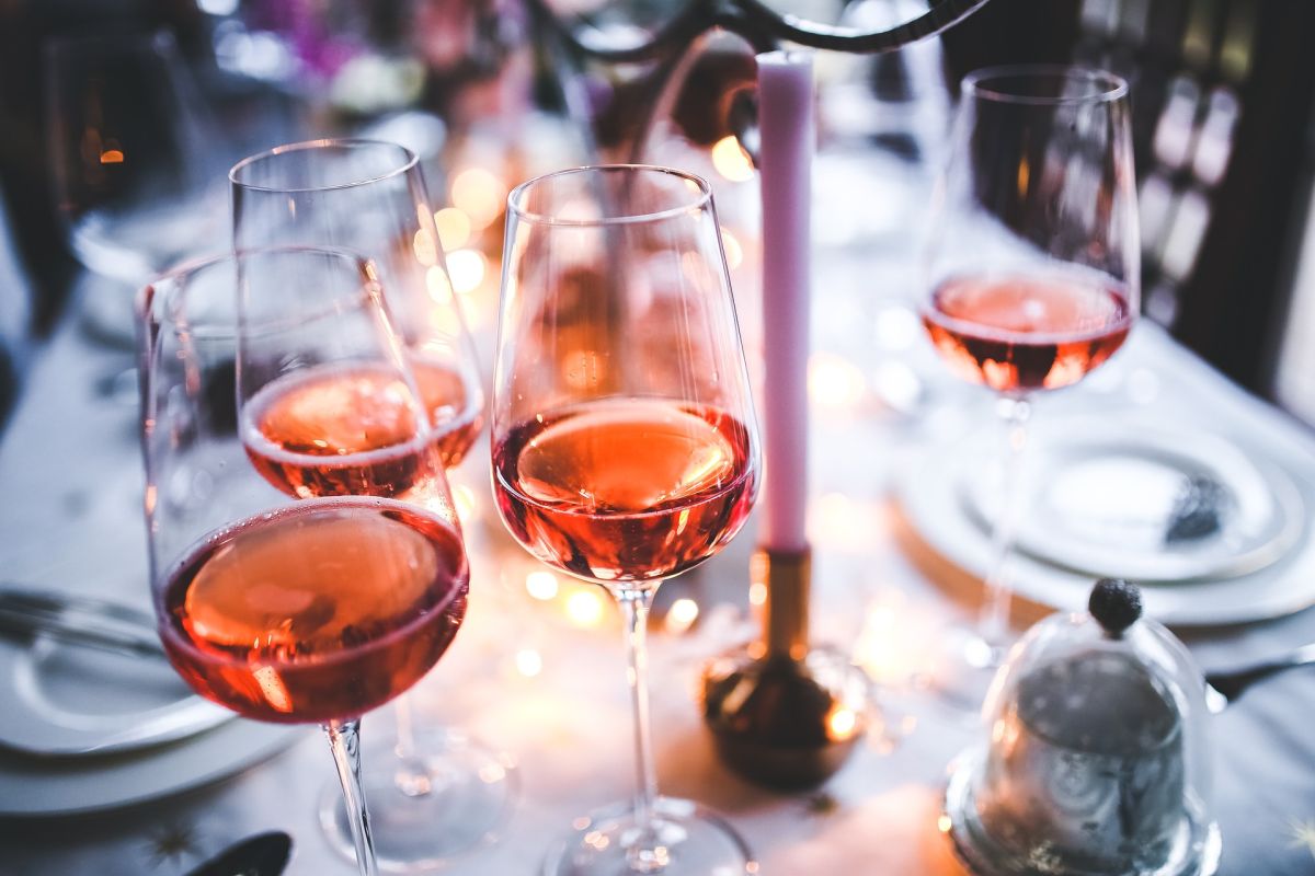 Book wine tasting as a group event
