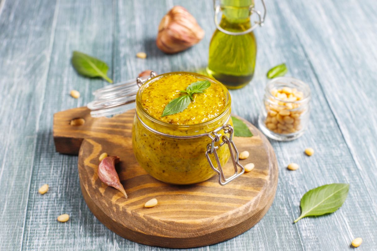 Sweet mustard, mustard sauce... so versatile and healthy is mustard!