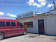 John's Seafood outside