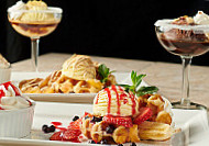 Symposium Cafe Restaurant & Lounge - Waterloo food