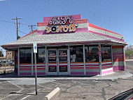 Amy's Donuts outside