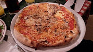 Pizzeria Trattoria Mario food