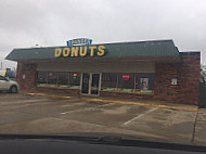 Thunder Donuts outside