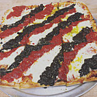 Luca's New York Style Pizza food