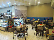 Santa Gula Confeitaria Cafe inside
