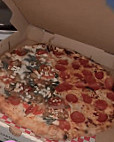 Louie Eric’s New York Pizzeria food