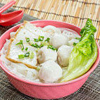 Sān Cái Yú Dàn Fěn Miàn San Choi Noodle food
