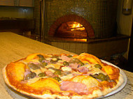 Pizzeria Cinzia food