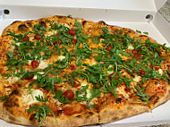 Pizz' Amore E Fantasia food