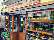 Pastelería Andalusí Nujaila outside