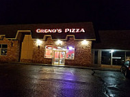 Creno's Pizza outside
