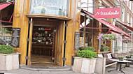 Bar-restaurant Myrabelle outside
