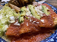 100% Antojitos Mexicanos food