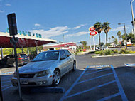 Bob's Big Boy outside