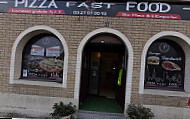 Pizza Fast Food outside