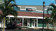 Pho Kapaʻa outside
