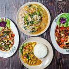 Royal Thai Kitchen food