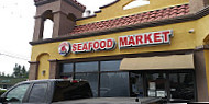 Rainbow Seafood Market outside