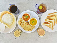 Darul Ehsan Curry House food