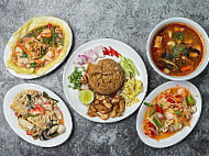 Aroi Dee Maak Thai Seafood food