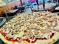 Pipolo's Pizza food