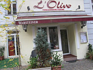 L`Olivo outside