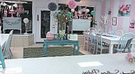 E&m's Cupcakery Boutique, Inc. food