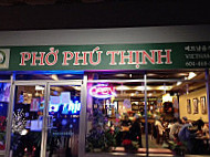 Pho Phu Thinh Restaurant outside
