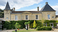 Château Fleur De Roques outside