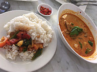 S&T Thai Café food