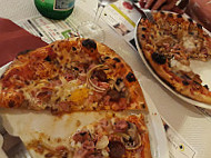 Au Petit Four Pizzeria food