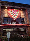 BJ's Restaurant & Brewhouse outside