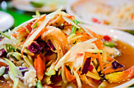 Simply Thai Cuisine food