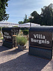 Villa Borgnis Kurhaus im Park outside