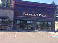 Farrelli's Pizza outside