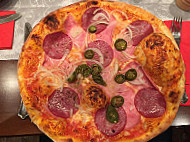 Pizzeria Capriola food
