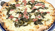 Queen's Pub Gioia Pizzeria food