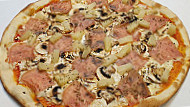Pizzaria Pepperoni food