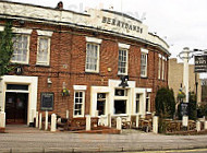 The Berry Pub outside