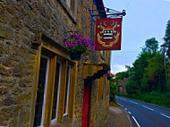 The Hungerford Arms outside