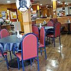 Captain's Table Restaurant inside