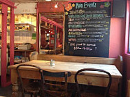 Georgina's Cafe inside