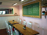 Cafe Glückskind inside