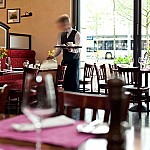 Fleming's Brasserie & Wine Bar im Intercity Hotel Bremen people