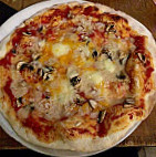 Le A Pizza food