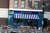 Café Le Cordon Bleu inside