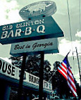 Old Clinton Barbecue House outside