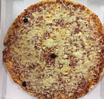 Naomy Pizza food