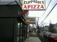 Zuppardis Apizza outside