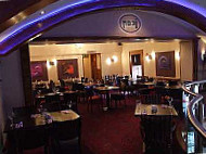 Icon Restaurant Winebar food